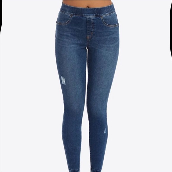 Spanx Distressed Skinny Jeans with Raw Hem Size Small Pull On - Picture 2 of 11